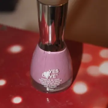 Vernis à ongles, Yes Love