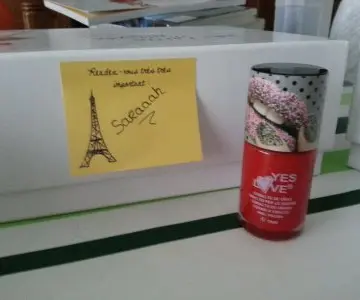 Vernis, Yes Love