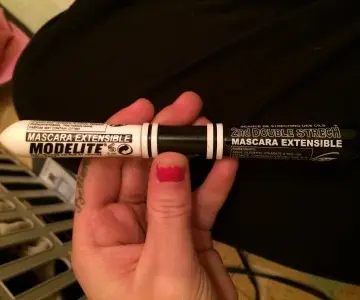 Mascara 2en1, Modélite