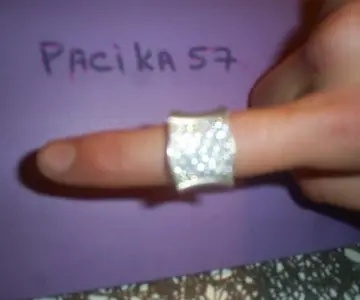 Bague, Inconnue