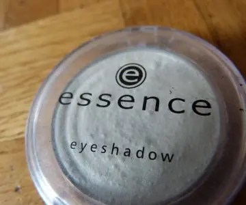 FROSTED, Essence
