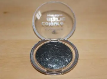 Colour & Shine eyeshadow, Essence