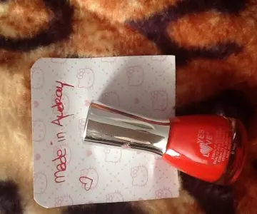 Vernis, Yes Love