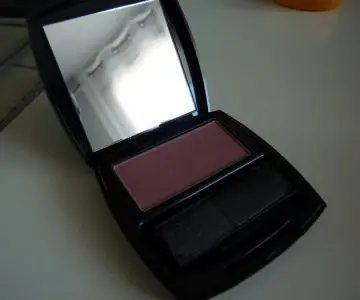 Blush, Avon
