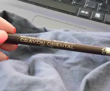 Crayon oriental, Maybelline