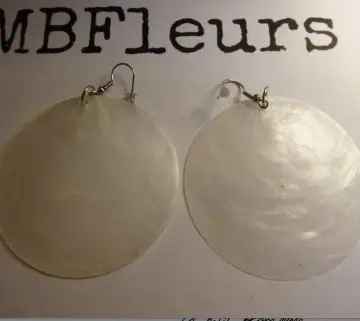 boucles d'oreilles nacre, Inconnue