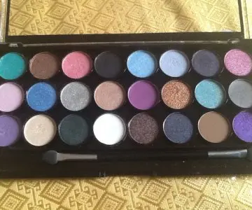 Pro's fantastic 24 shades palette, Makeup Academy / MUA