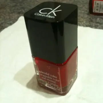 vernis rouge, Calvin Klein
