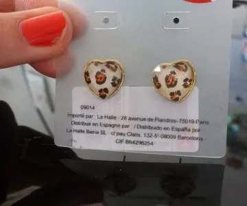 Boucle d'oreille, Inconnue