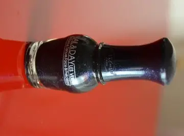 Vernis noir brillant, Nail & day
