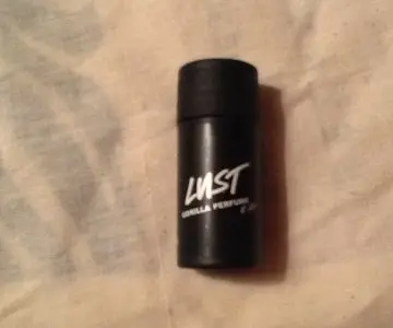 Parfum solide Lust, Lush
