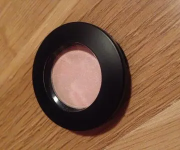 Fard à paupières, Emite Make up