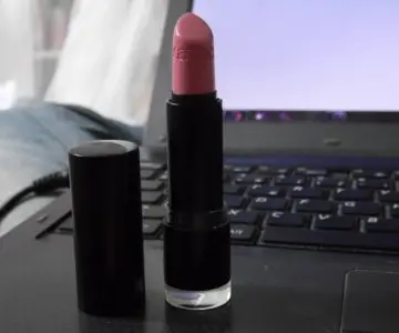 Rouge à lèvres Catrice ultimate colour, Catrice Cosmetics