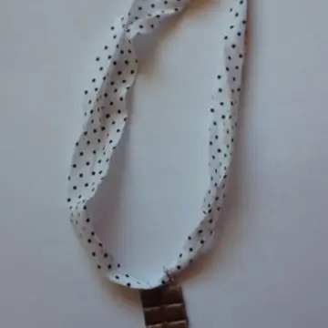 Collier en chocolat, Inconnue