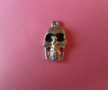 pendentif skull tete de mort, Inconnue