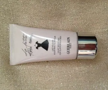 Lait velours pour le corps   La petite robe noire, Guerlain