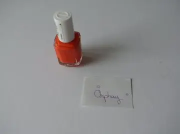 Vernis à ongles orangé, Essie
