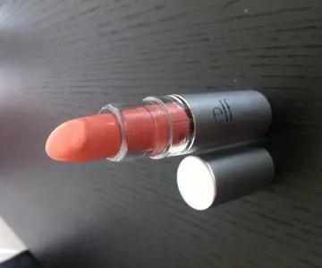 Rouge à lèvres, Elf