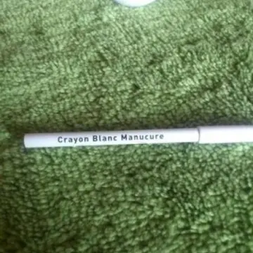 Crayon blanc manucure, Anna Faugère