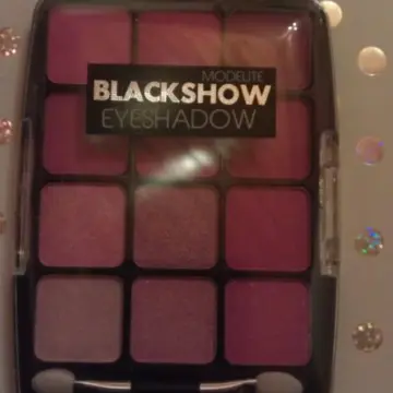 blackshow eyeshadow, Modélite
