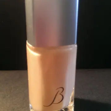 Vernis rose, corail pale, Révérence de Bastien