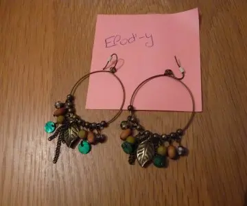 boucle d'oreille, Inconnue