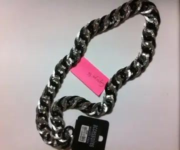 Collier, Inconnue