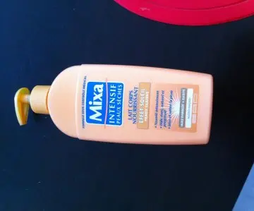 Lait corps nourrissant effet soleil, Mixa