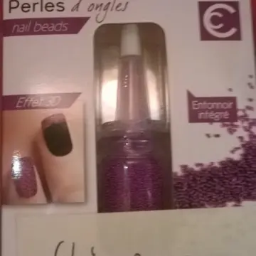 Perles d'ongles, Inconnue