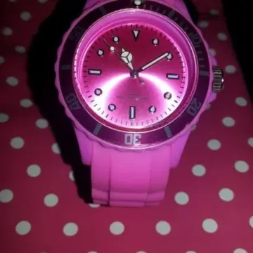 Montre rose silicone, Inconnue