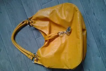 Sac moutarde, Inconnue