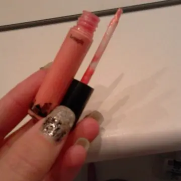 Gloss, Benefit