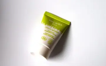 Crème hydratante energisante, Nickel