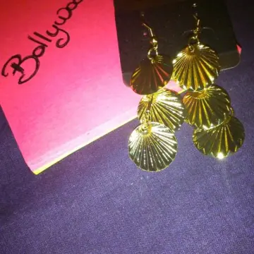 boucle d'oreille, Inconnue