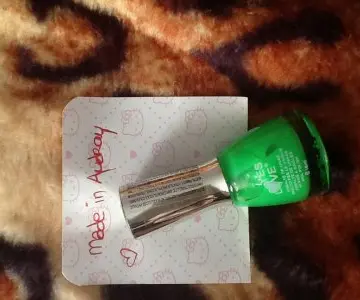 Vernis, Yes Love