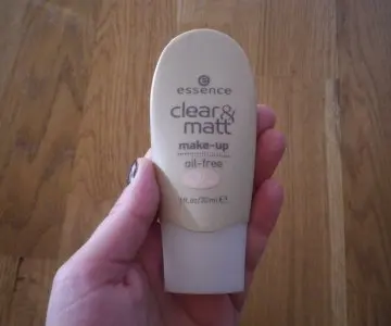 Font de teint matt Essence, Essence