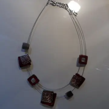 Collier artisanal, Inconnue
