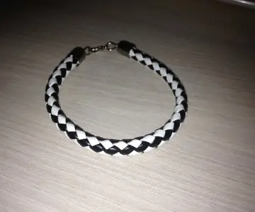 bracelet noir et blanc, Inconnue