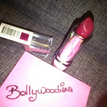 Rouge à lèvre, Modélite