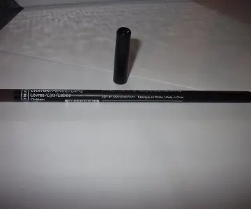 crayon à levres, Modélite