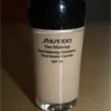 Fond de teint, Shiseido