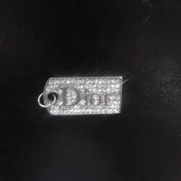 Pendentif, Inconnue