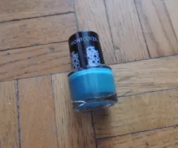 Vernis turquoise, Front Cover