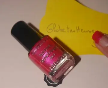 Vernis rose, Markwins International
