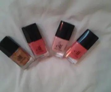 vernis rose, Elf