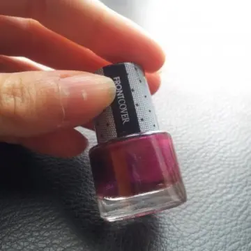 Vernis à reflets violets, Front Cover