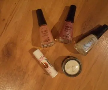 Lot maquillage, Agnès b.