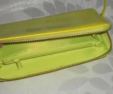 porte feuille fluo, La Halle