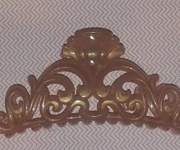 Pince à cheveux, Inconnue
