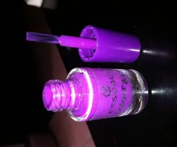 Vernis essence, Essence